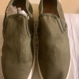 SUN STONE Mens Hunter Green Lyle Round Toe Platform Slip On Sneakers Shoes 9M